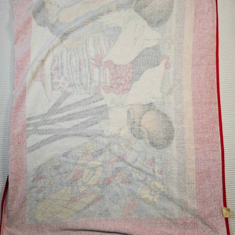 Vintage 1988 Helia Beach Towel Red Folk Art Marketplace Chickens fowers 56x28